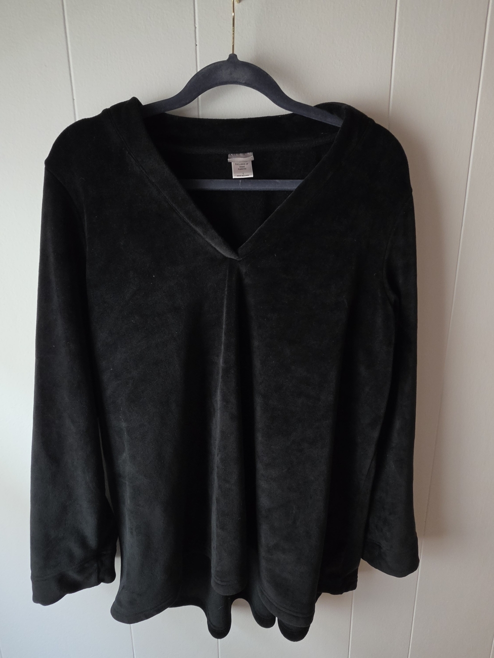 Natori Black Velour V-Neck Pullover Size L